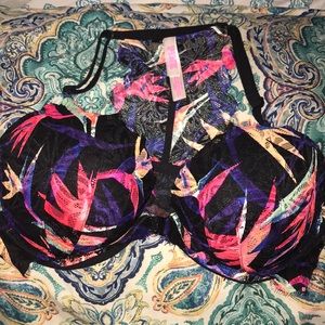 Women’s Victoria secret pink bra